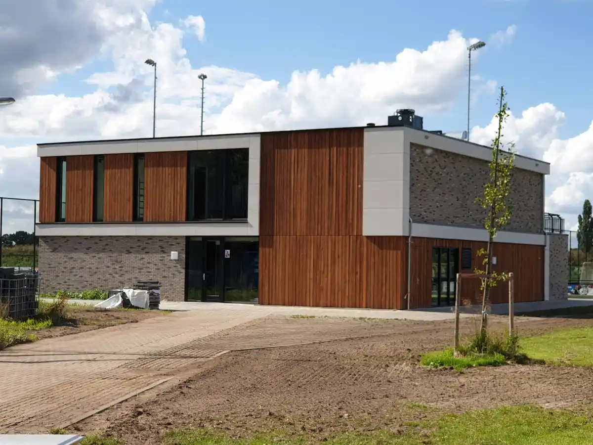 Kwaliteitsbewaking en directievoering hockey accommodatie
